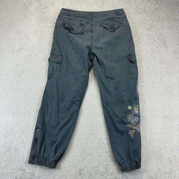Sundance Vivant Embroidered Cargo Joggers Gray Floral Womens Size 8 Boho - Picture 7 of 7